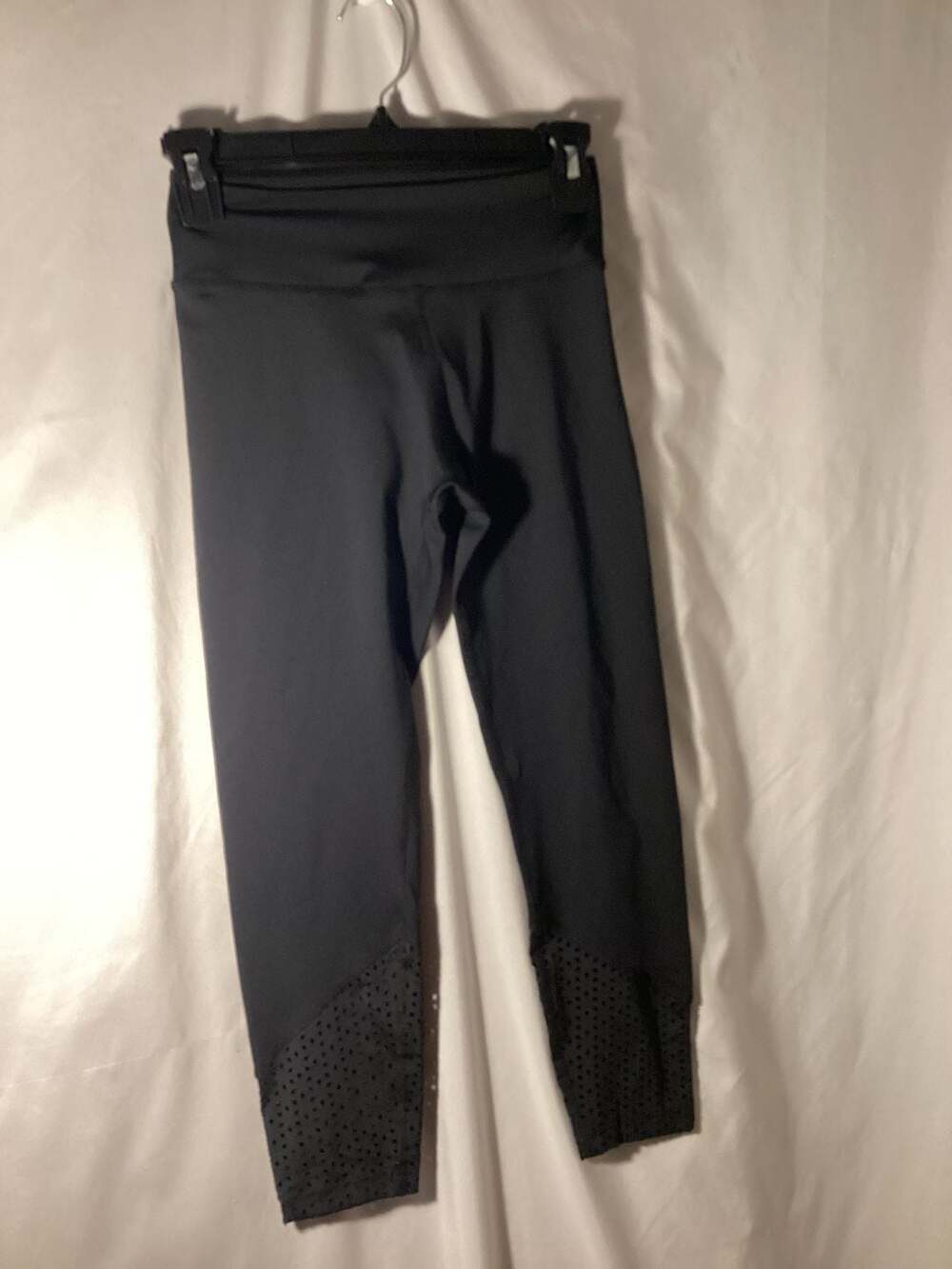 Beyond Yoga Leggings Size S Black Laser Cut Ankle Capri